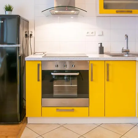 Yellow אוסטרבה